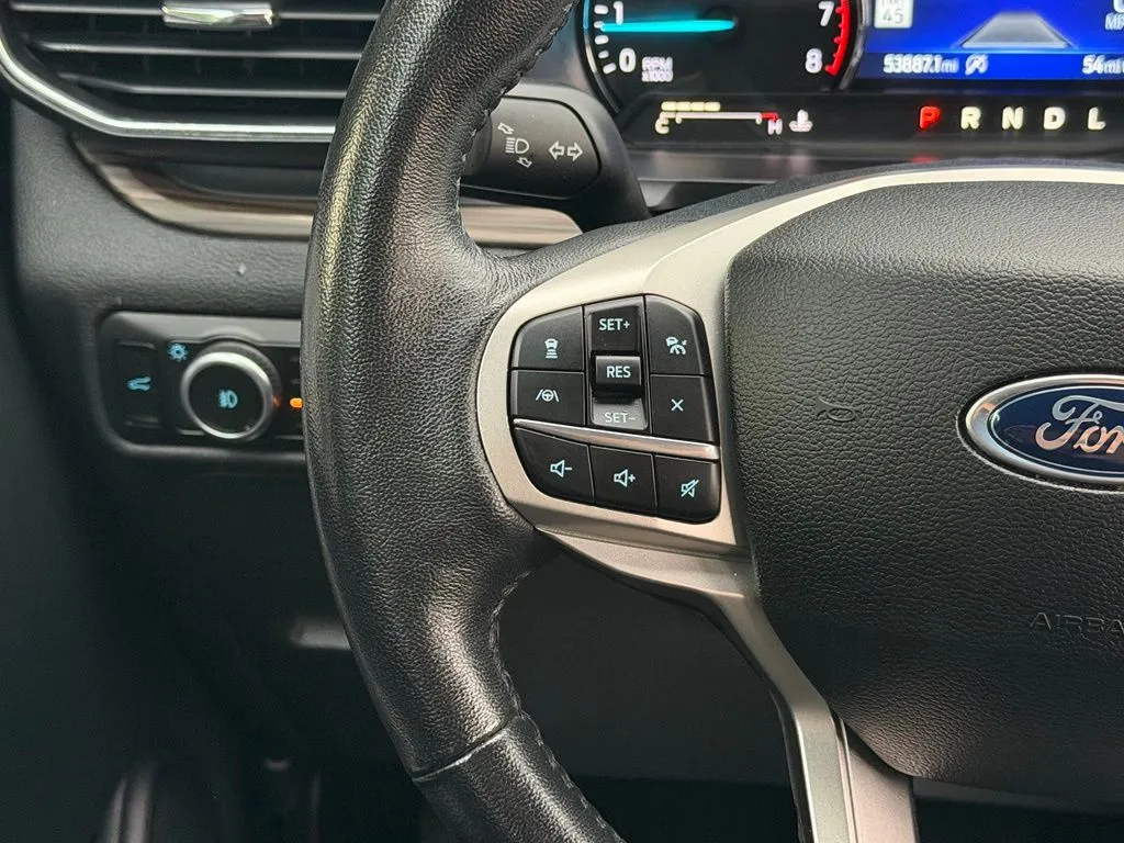 Ford Explorer photo 46