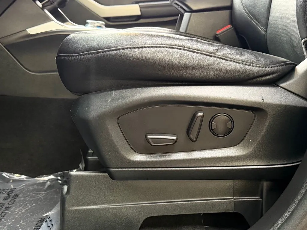 Ford Explorer photo 29