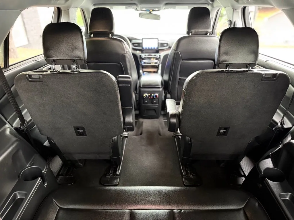 Ford Explorer photo 33