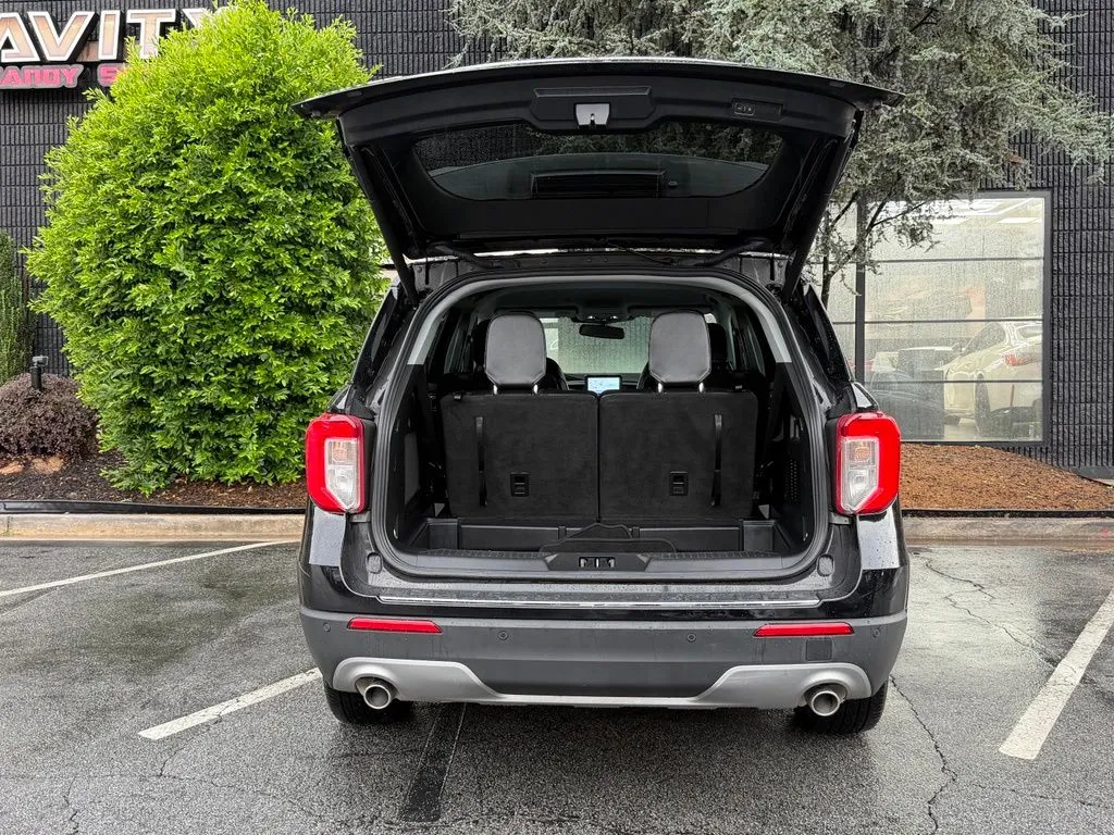 Ford Explorer photo 17