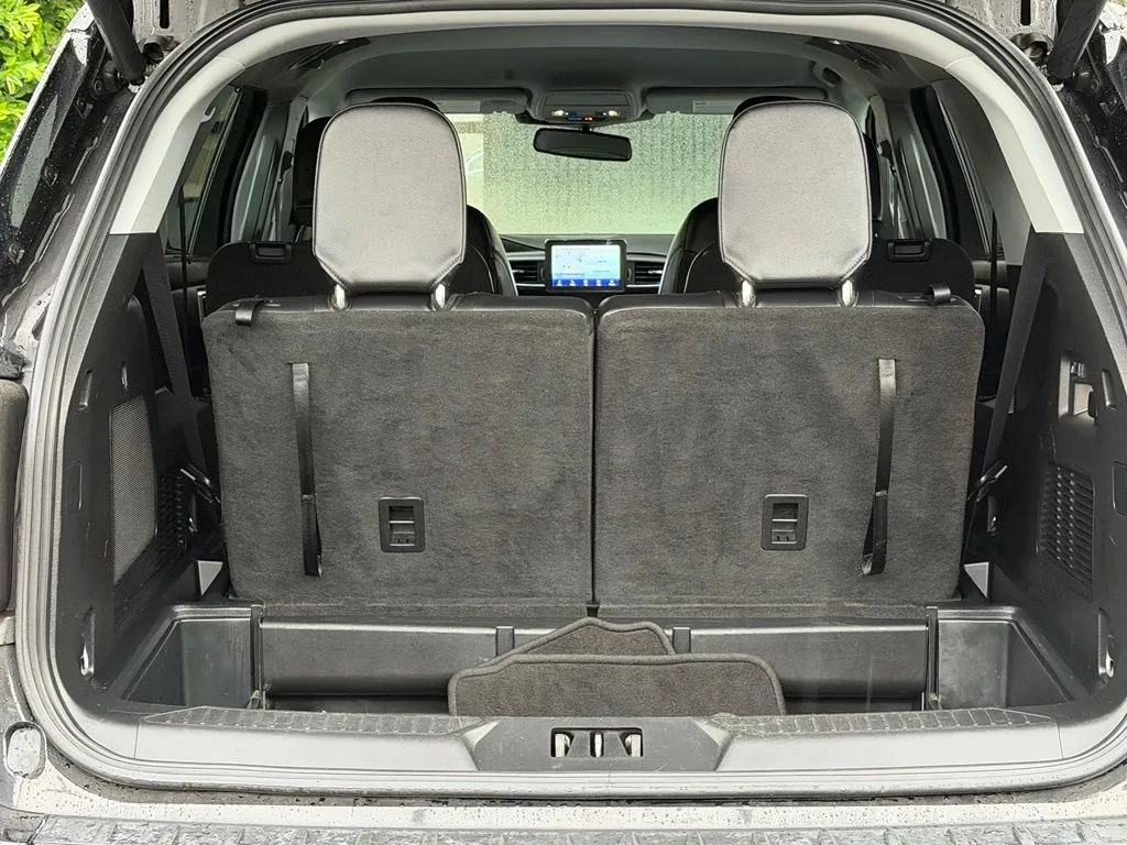 Ford Explorer photo 18