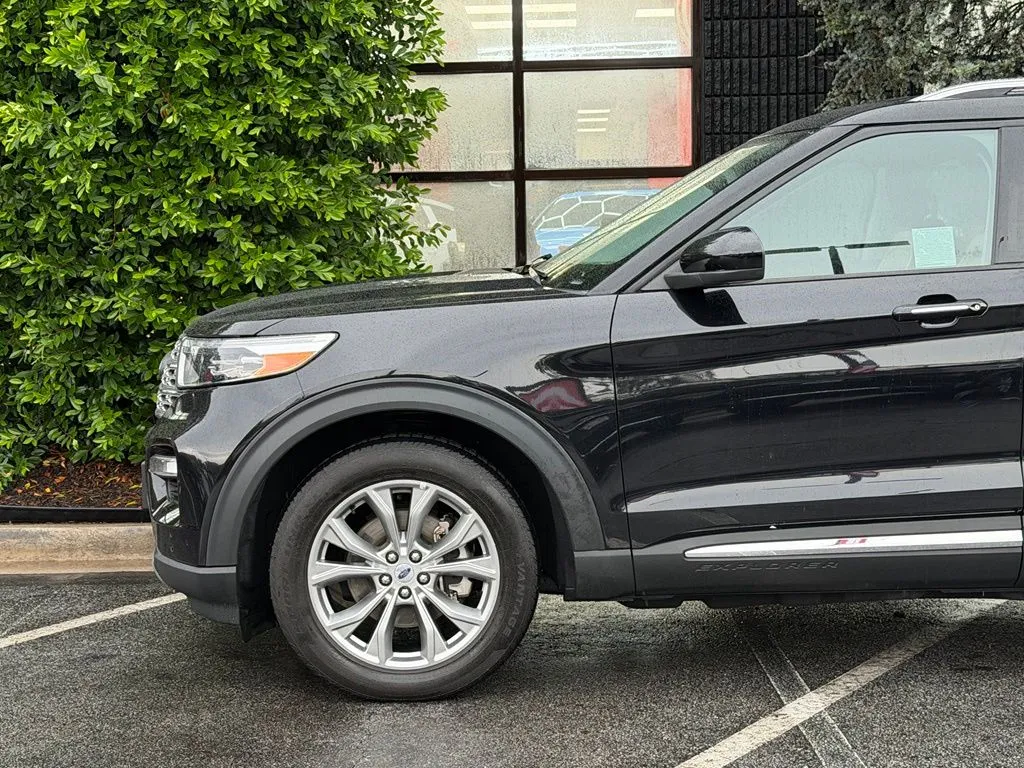 Ford Explorer photo 10
