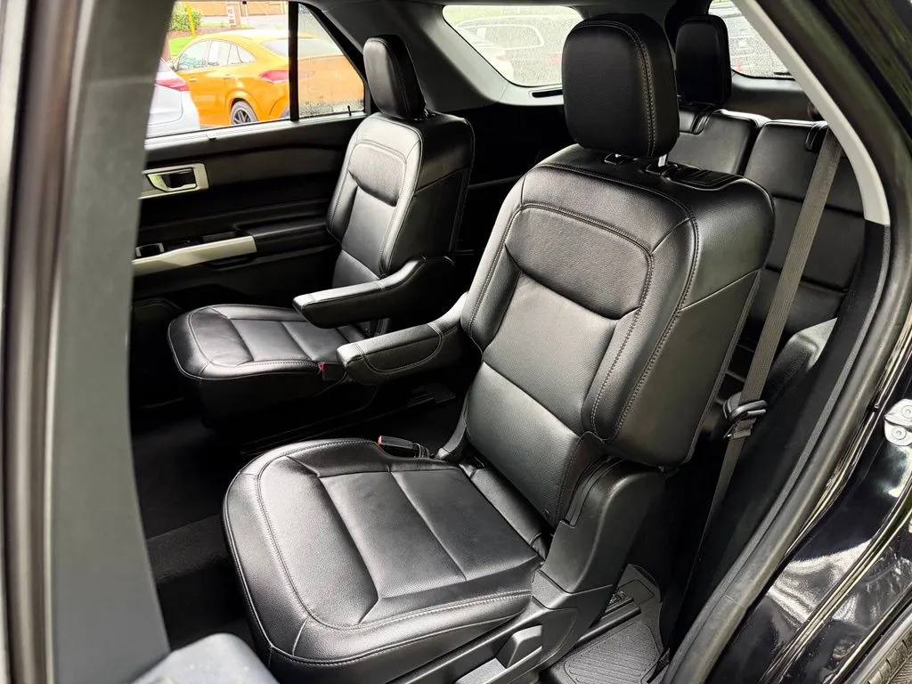 Ford Explorer photo 31