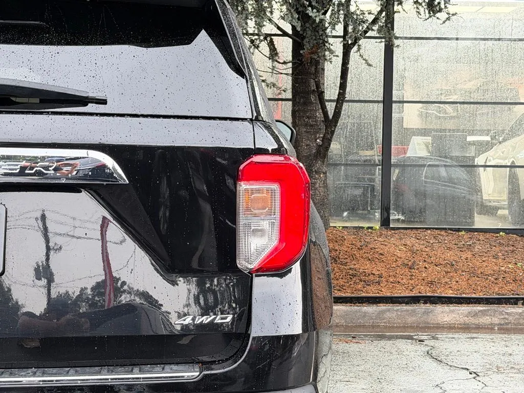 Ford Explorer photo 16