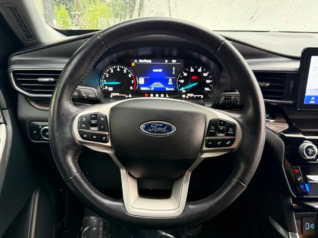 Ford Explorer photo 45