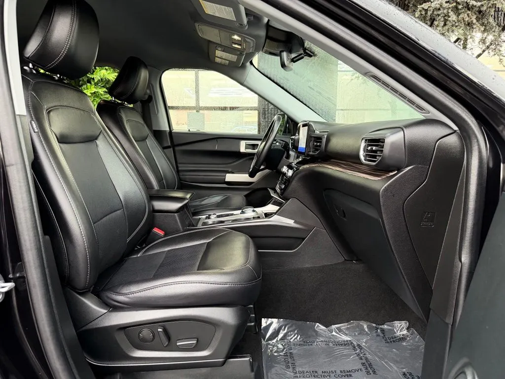 Ford Explorer photo 35