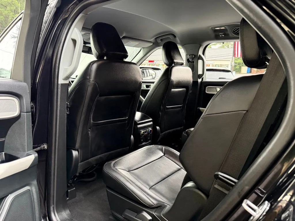 Ford Explorer photo 30