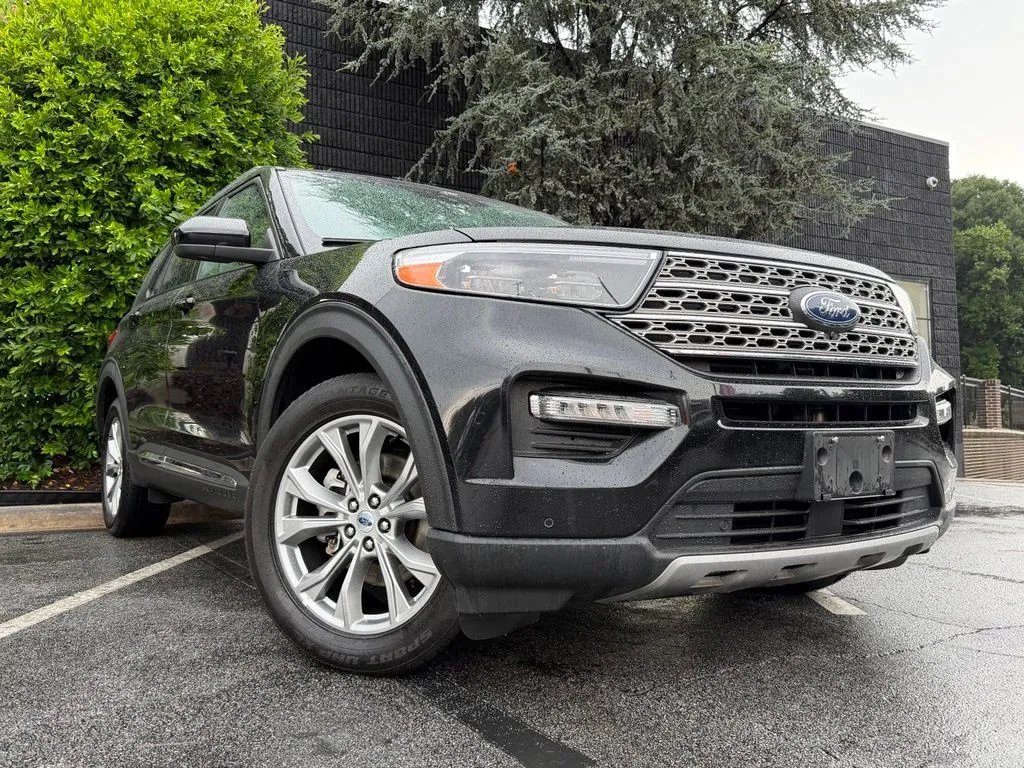 Ford Explorer photo 8