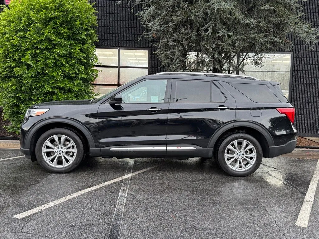 Ford Explorer photo 9