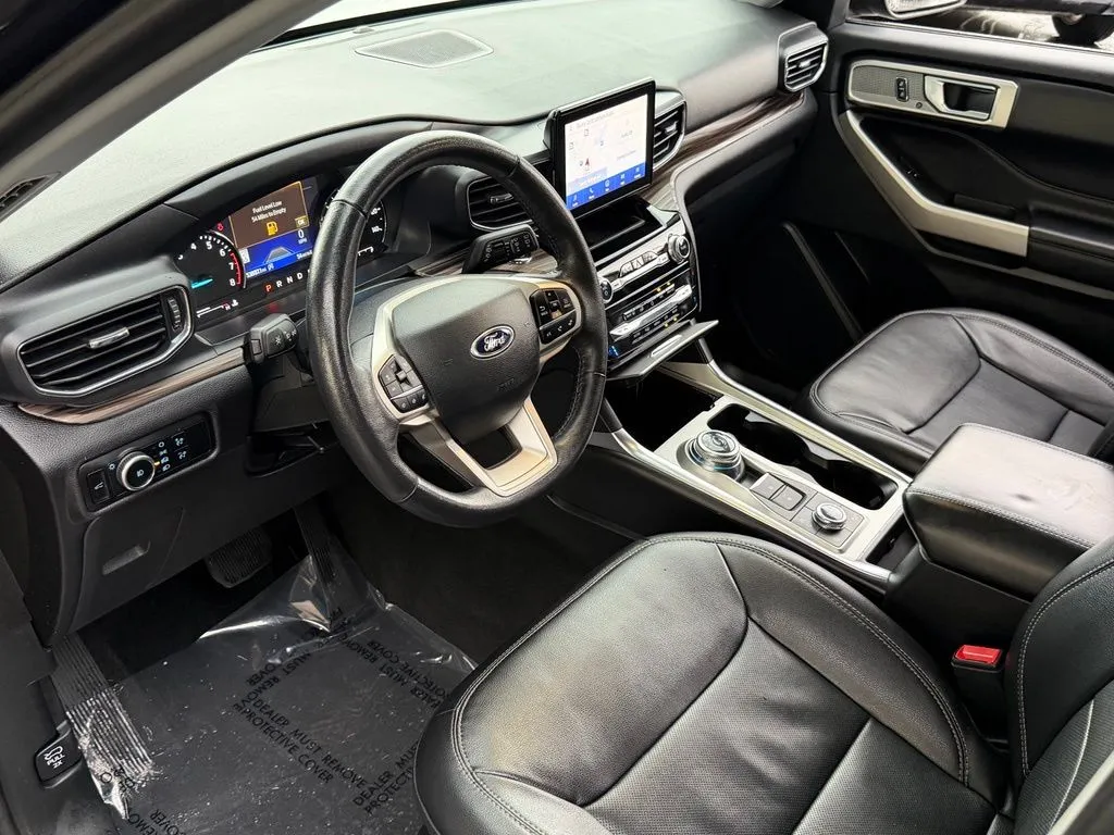 Ford Explorer photo 24