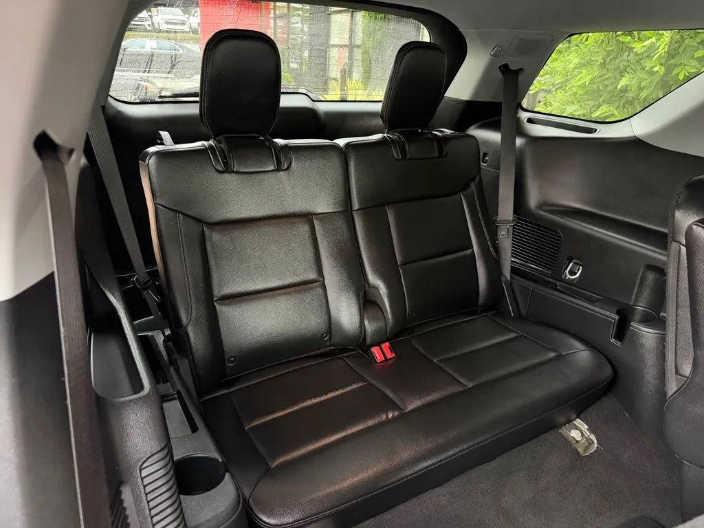 Ford Explorer photo 41