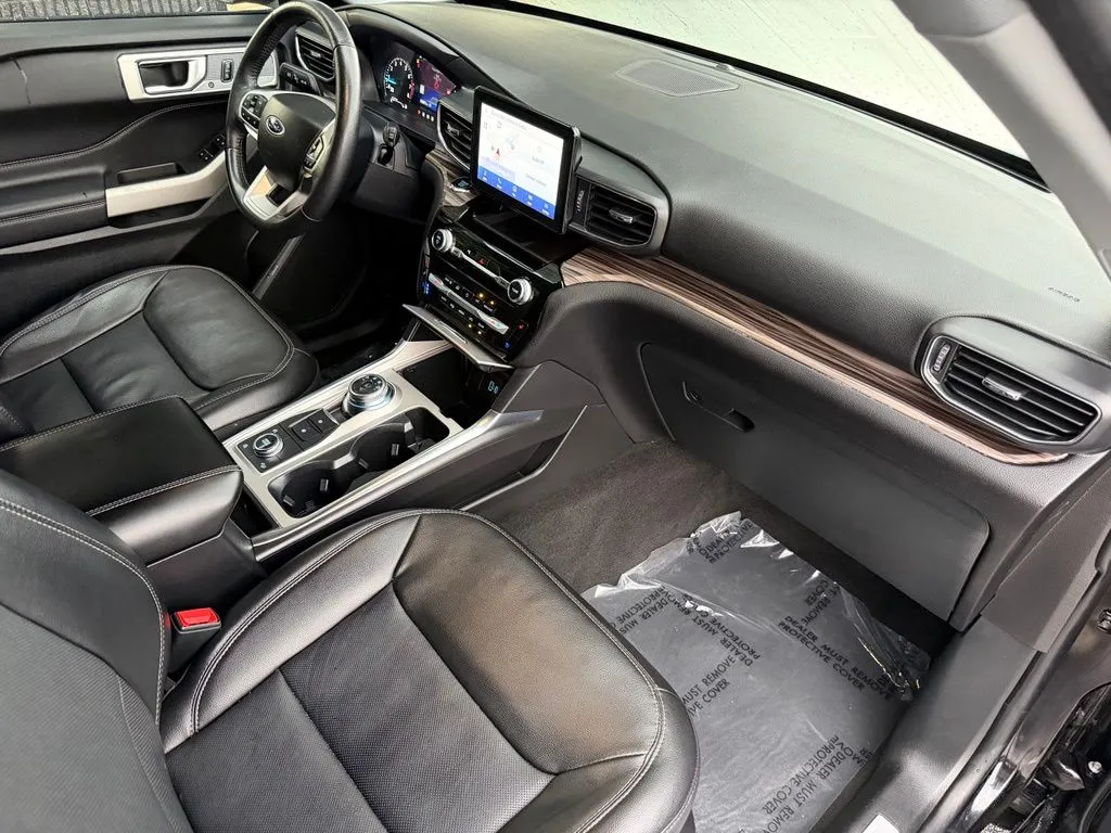 Ford Explorer photo 34