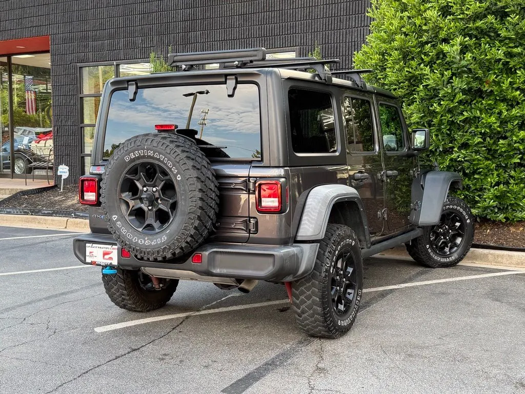 Jeep Wrangler photo 12