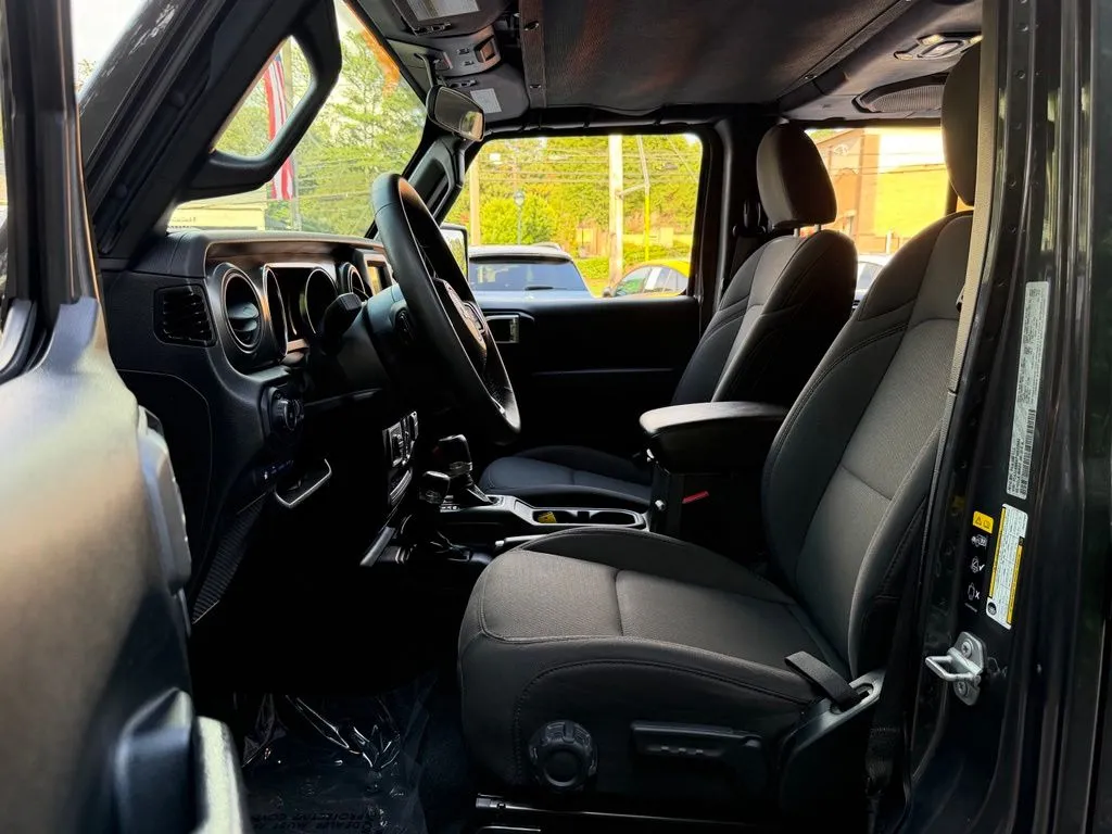 Jeep Wrangler photo 27