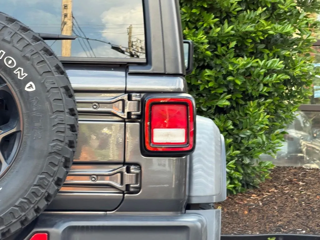 Jeep Wrangler photo 16