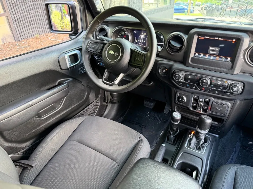 Jeep Wrangler photo 43