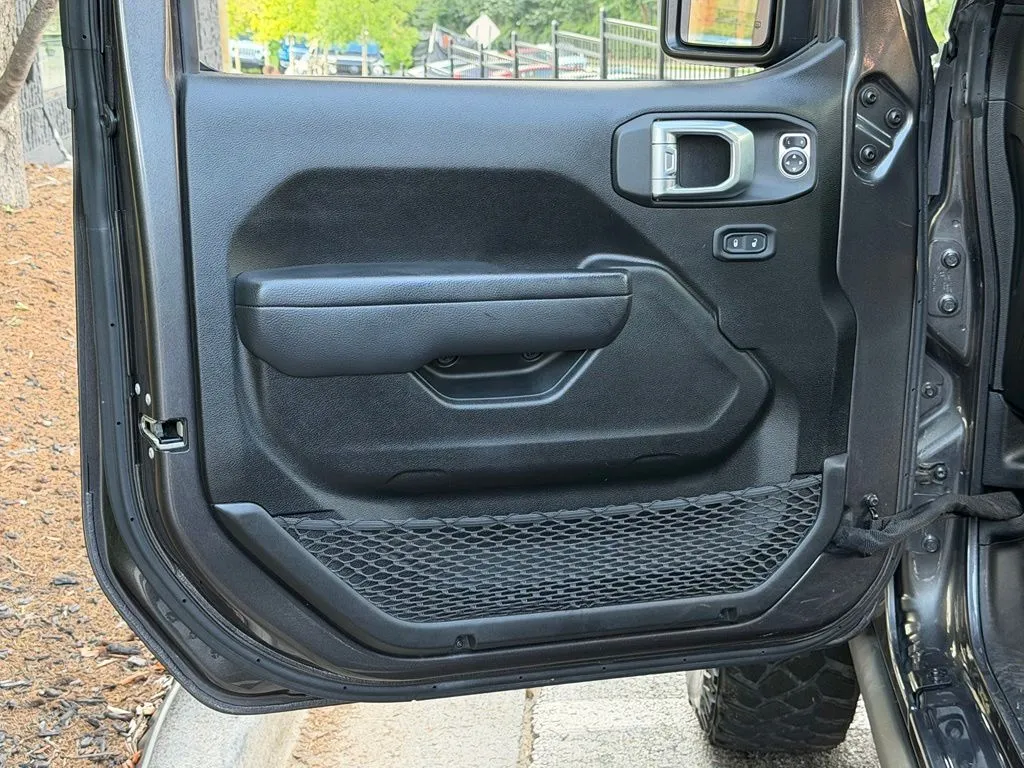 Jeep Wrangler photo 31