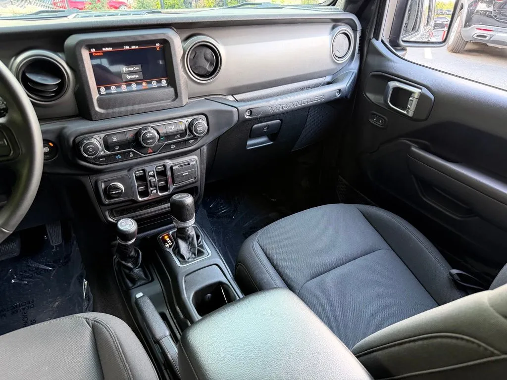 Jeep Wrangler photo 44