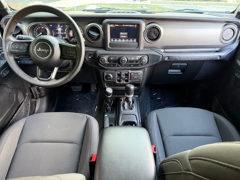 Jeep Wrangler photo 42