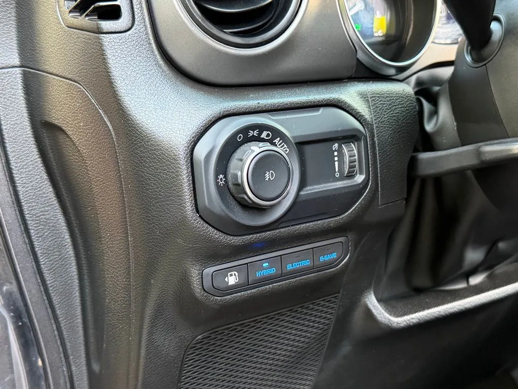 Jeep Wrangler photo 29