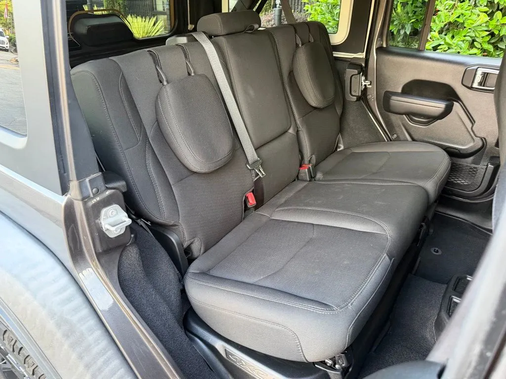 Jeep Wrangler photo 41