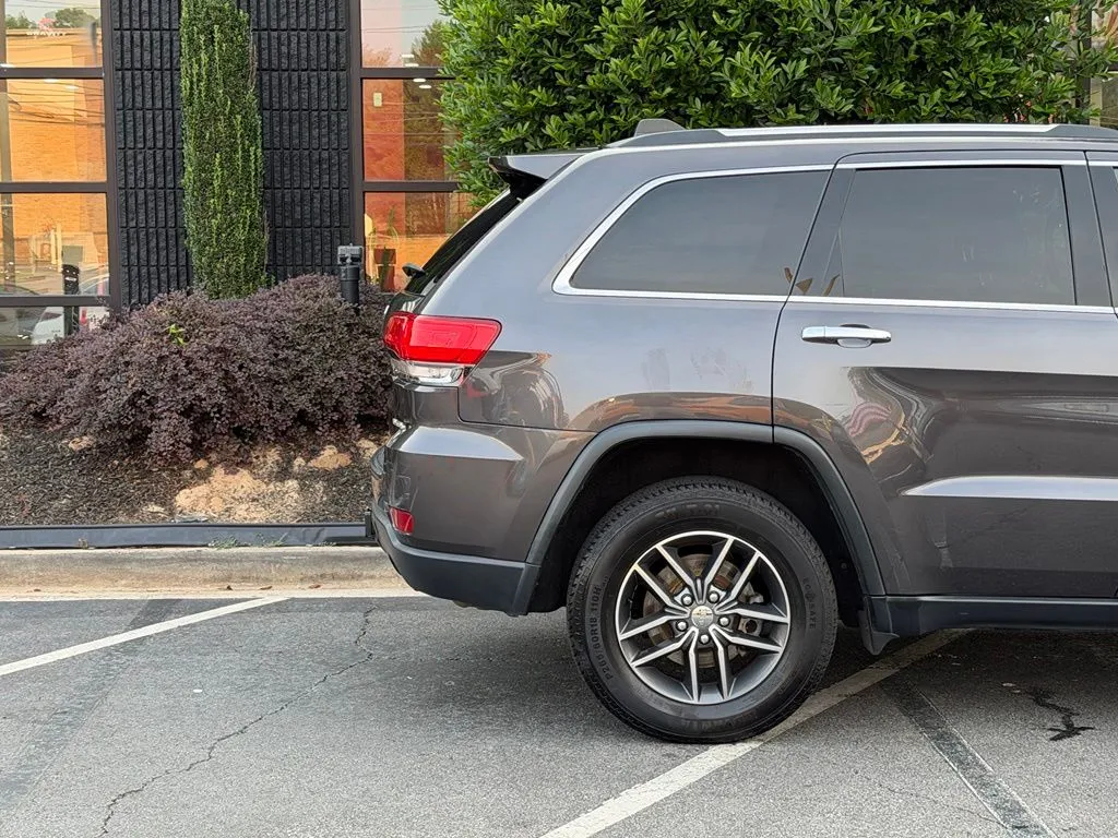 Jeep Grand Cherokee photo 22