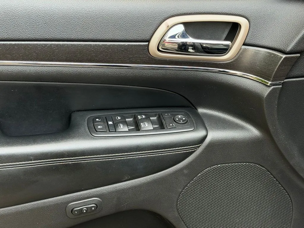 Jeep Grand Cherokee photo 29