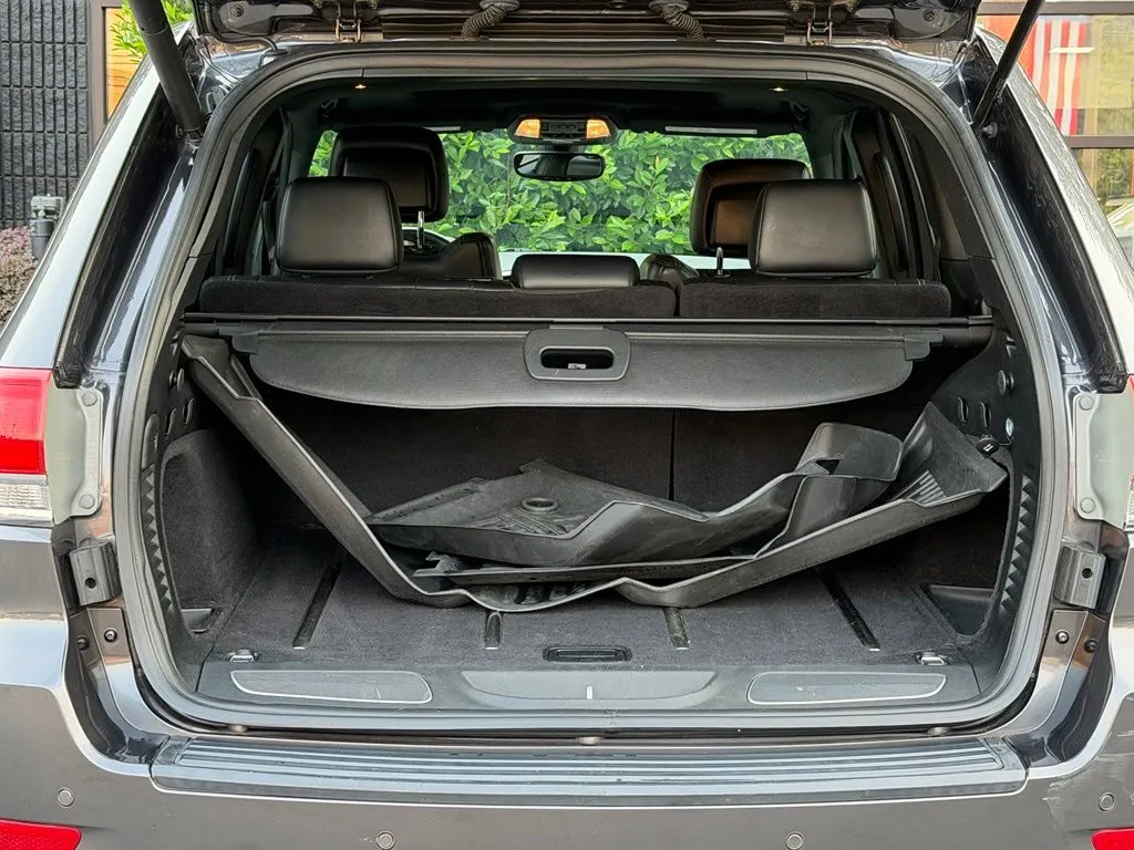 Jeep Grand Cherokee photo 18