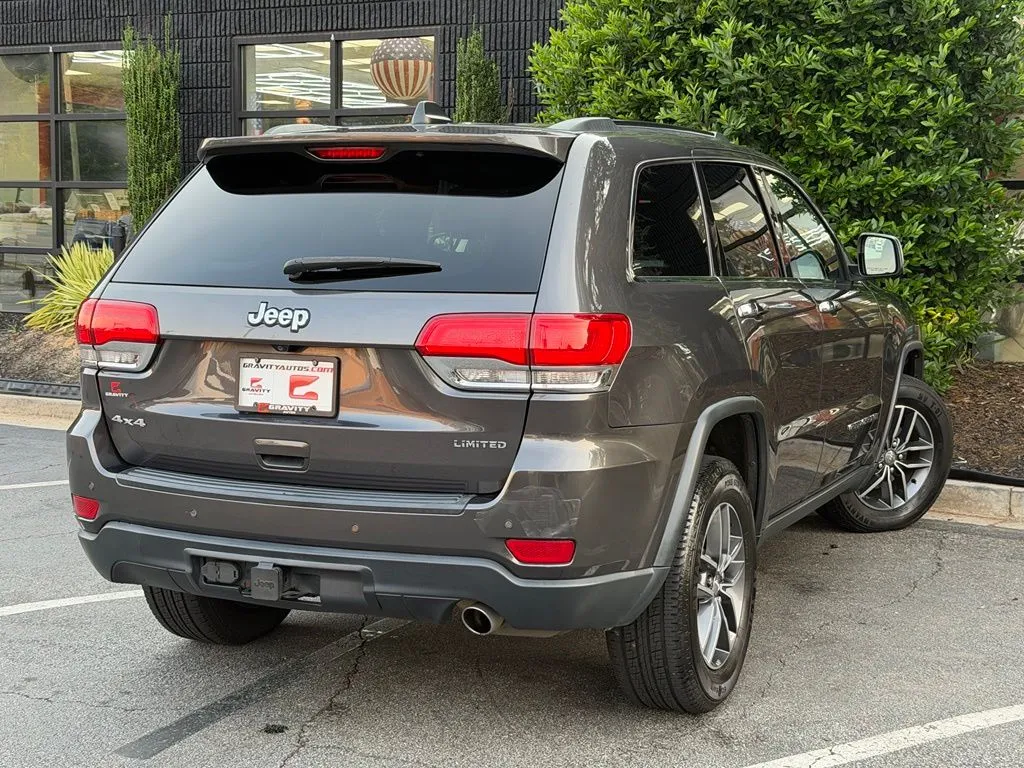 Jeep Grand Cherokee photo 12