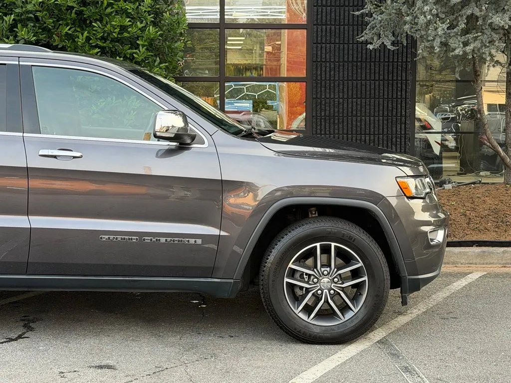 Jeep Grand Cherokee photo 23