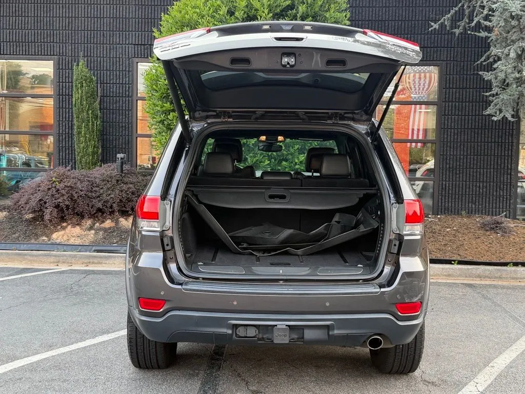Jeep Grand Cherokee photo 17