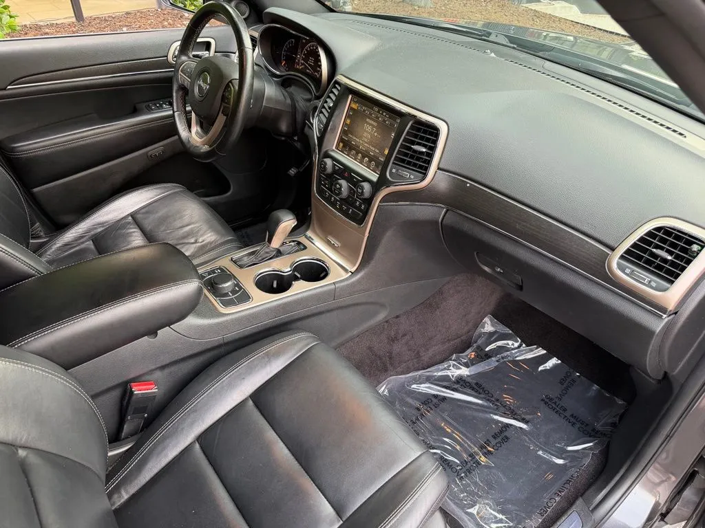 Jeep Grand Cherokee photo 32
