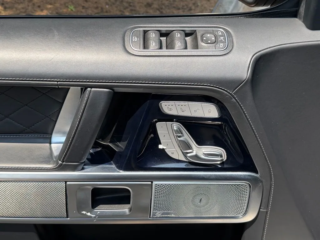 Mercedes-Benz G-Class photo 27