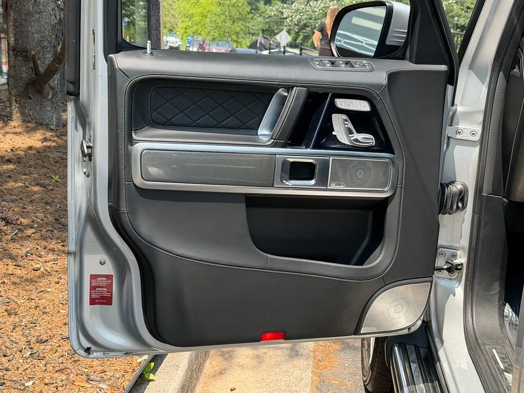 Mercedes-Benz G-Class photo 26