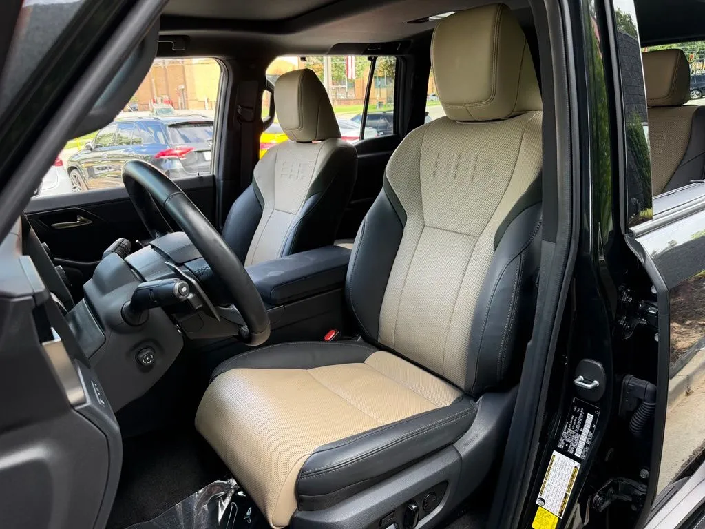 Lexus GX photo 24