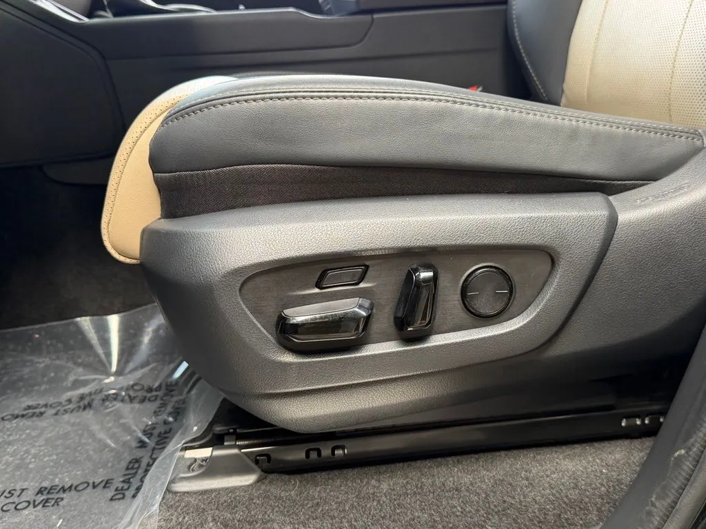 Lexus GX photo 26
