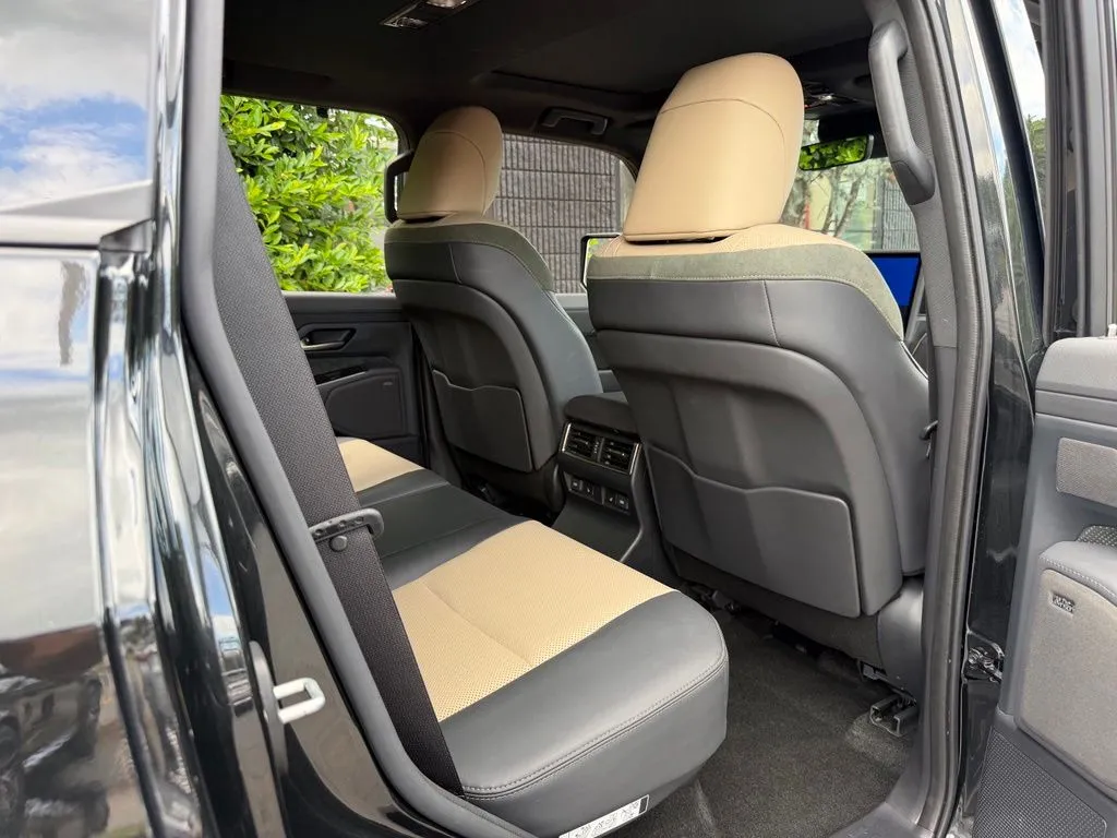 Lexus GX photo 37