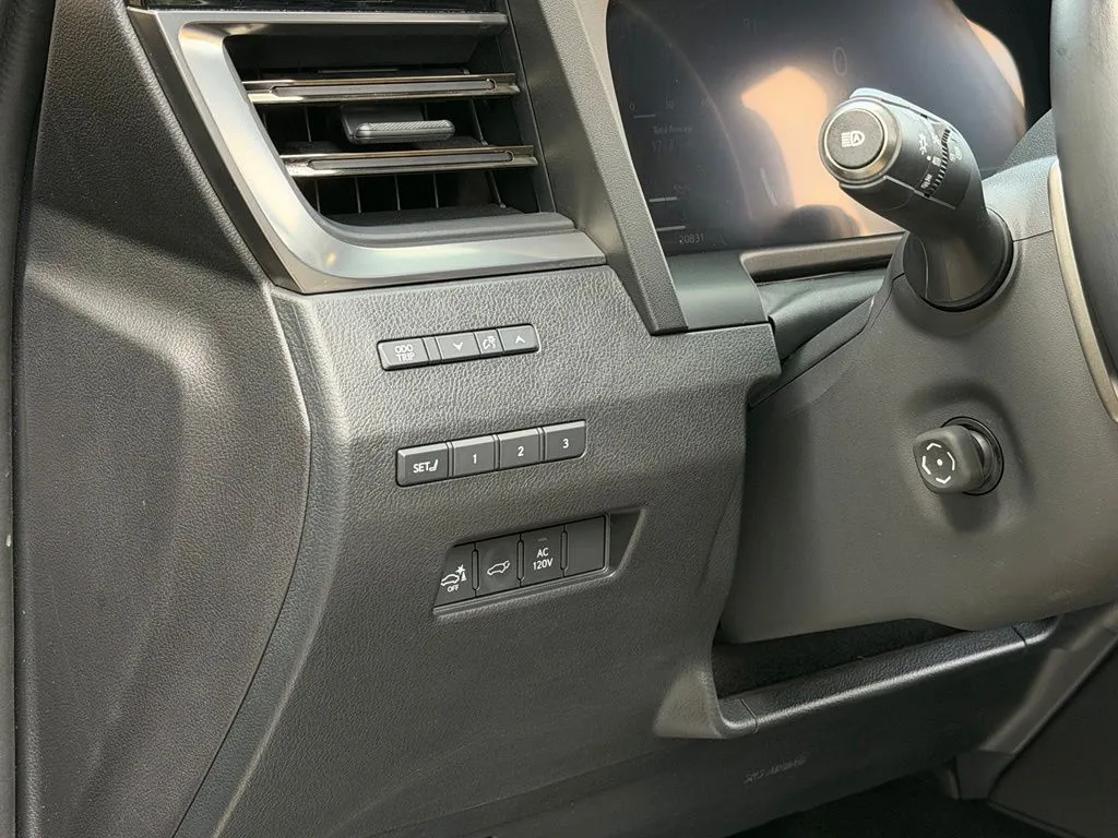 Lexus GX photo 25
