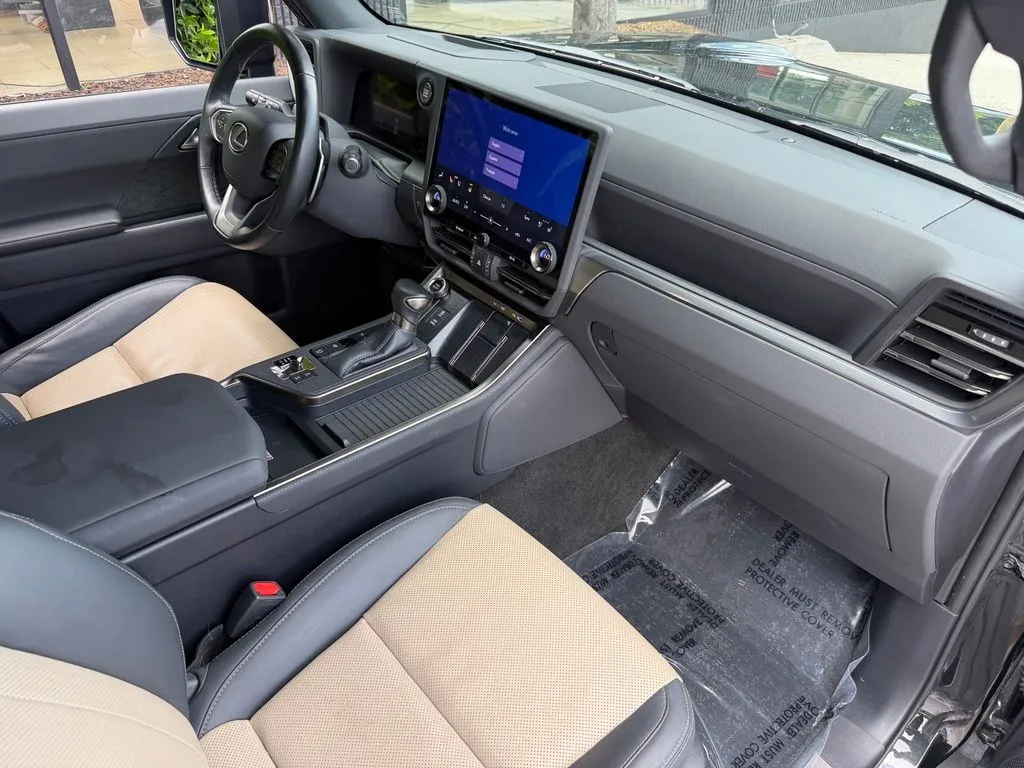 Lexus GX photo 31