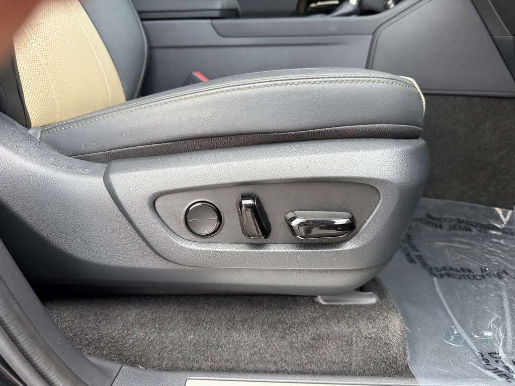 Lexus GX photo 34
