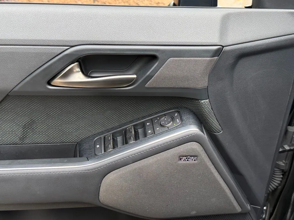 Lexus GX photo 28