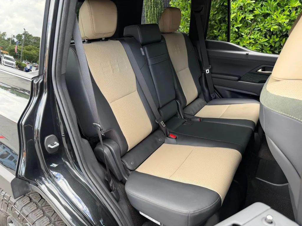 Lexus GX photo 38