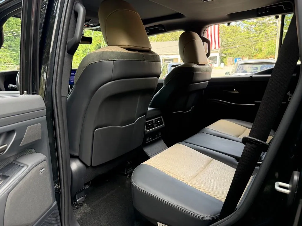 Lexus GX photo 29