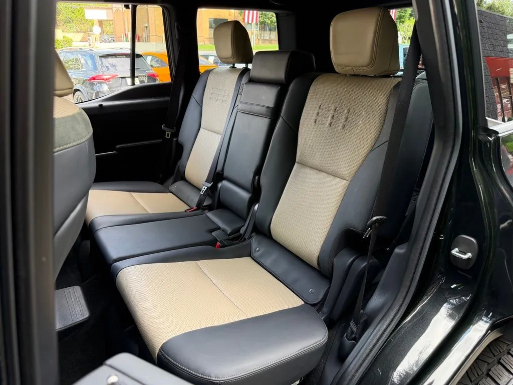 Lexus GX photo 30