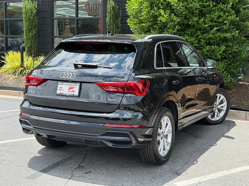 Audi Q3 photo 12