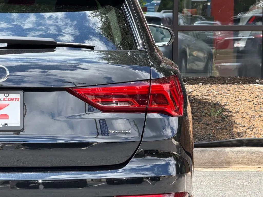 Audi Q3 photo 16