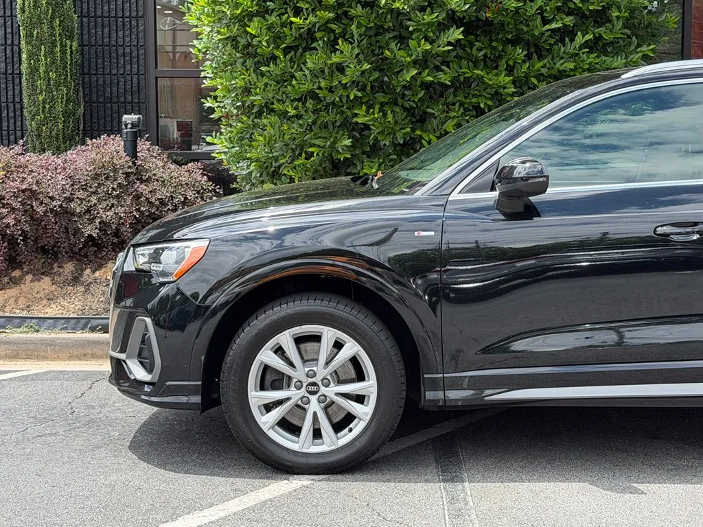 Audi Q3 photo 10