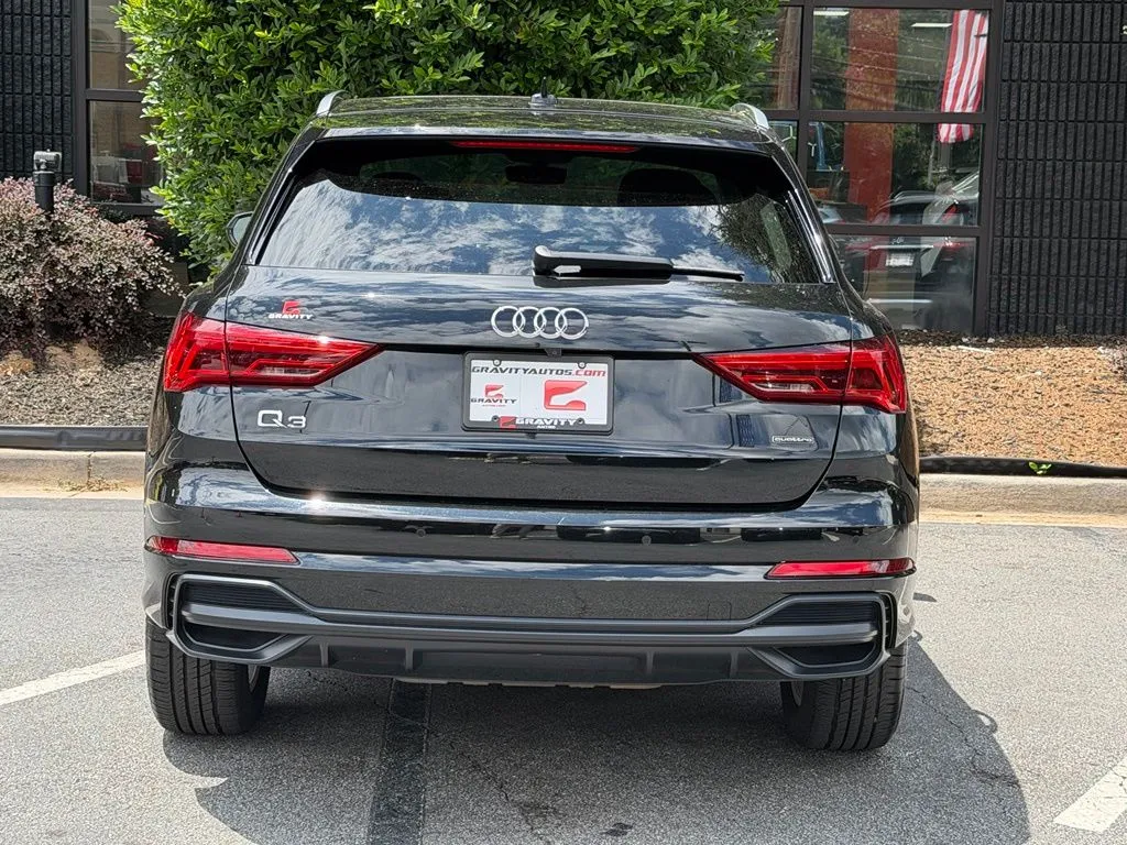 Audi Q3 photo 14