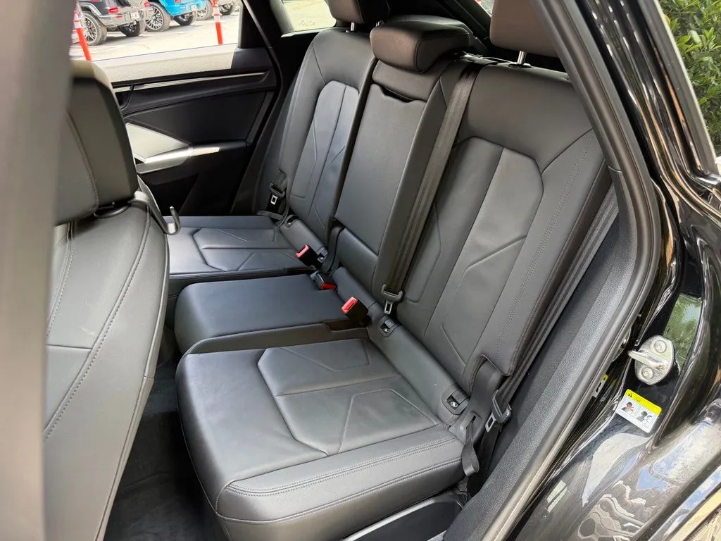Audi Q3 photo 30