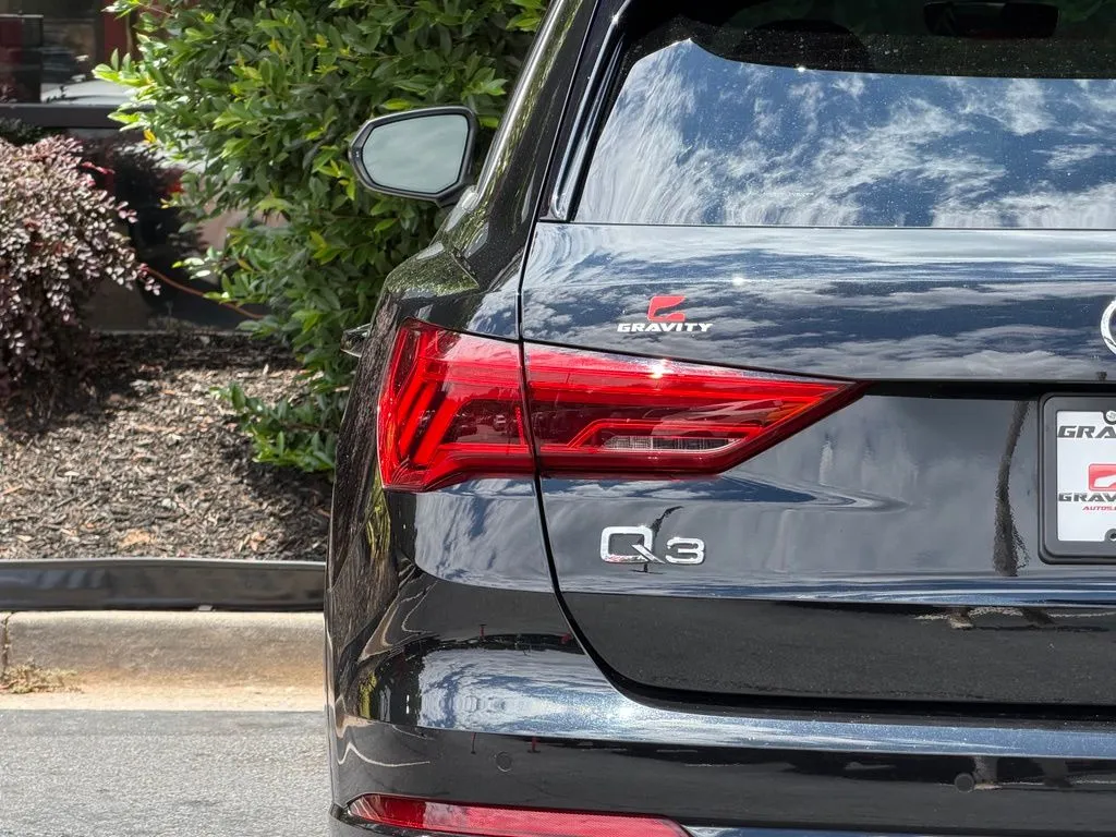 Audi Q3 photo 15